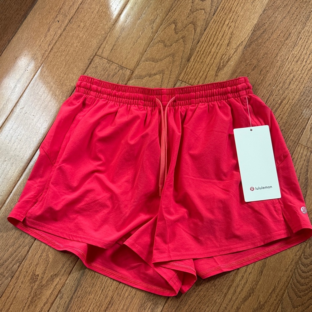 Lululemon - Pace Rival High-Rise short 3” - red glow